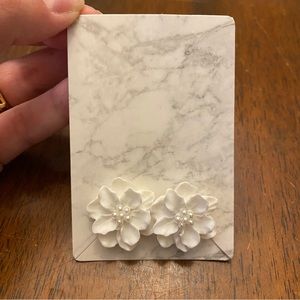 Bridal White Flower Stud Earrings - NWT
